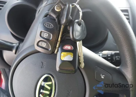 2010 Kia Soul + z USA, uszkodzony, nr VIN KNDJT2A21A7075001